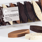 Fabriqués dans notre chocolaterie marseillaise, de délicieux croquants au chocolat aux éclats d'amandes et de noisettes.